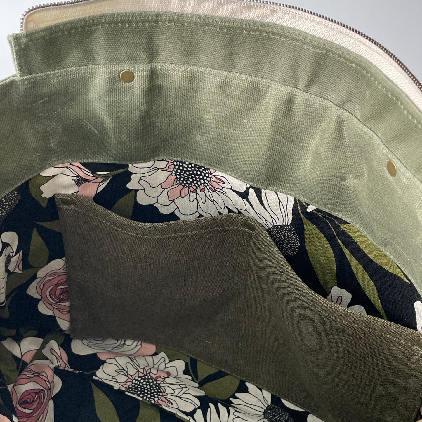 Large Waxed Canvas Zipper Tote, Leaf Green