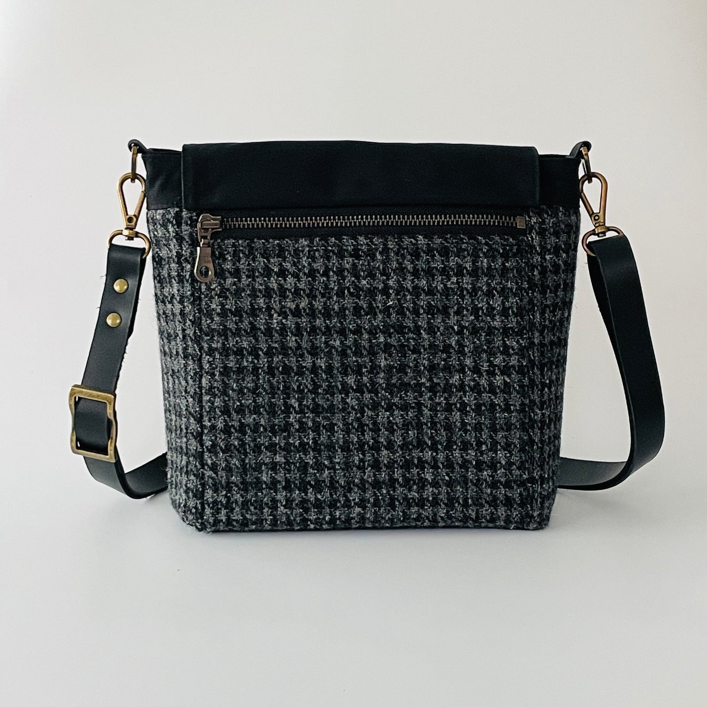 Small Harris Tweed Satchel, Black Houndstooth